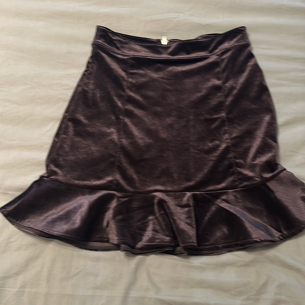 Ruffle skirt - black velvet feel
